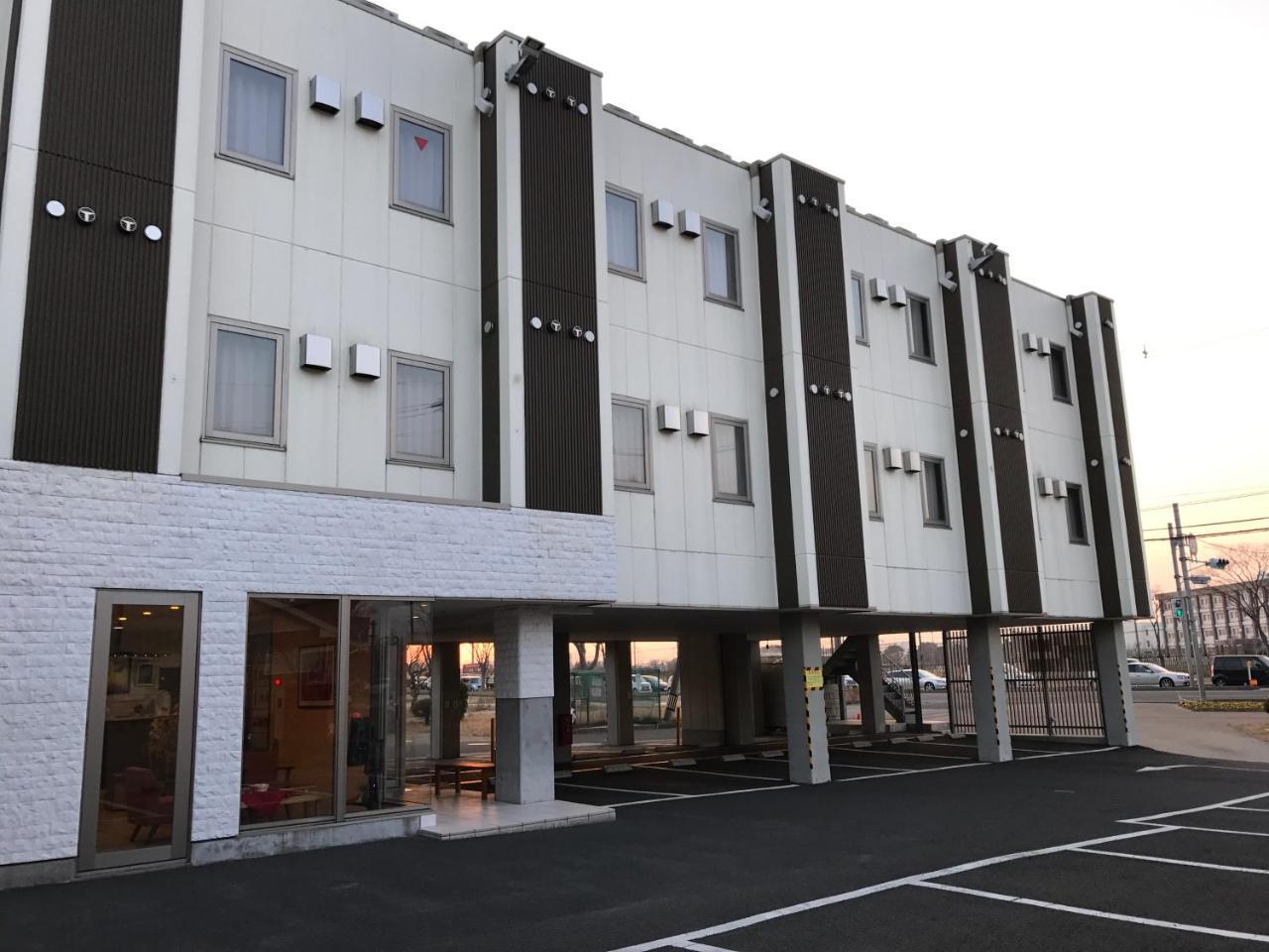 コンビニAyersRockホテル多賀城 多賀城市 エクステリア 写真
