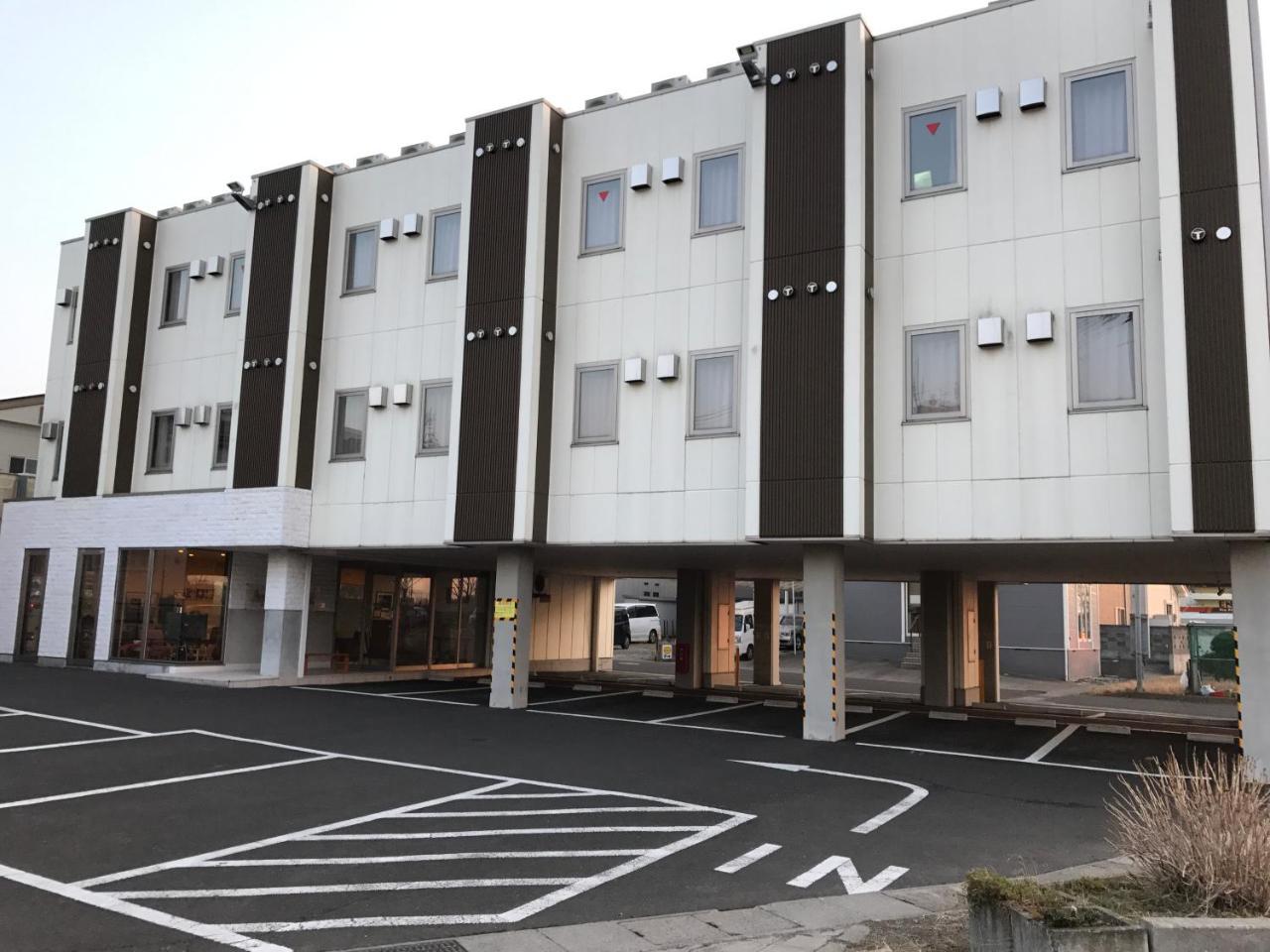 コンビニAyersRockホテル多賀城 多賀城市 エクステリア 写真