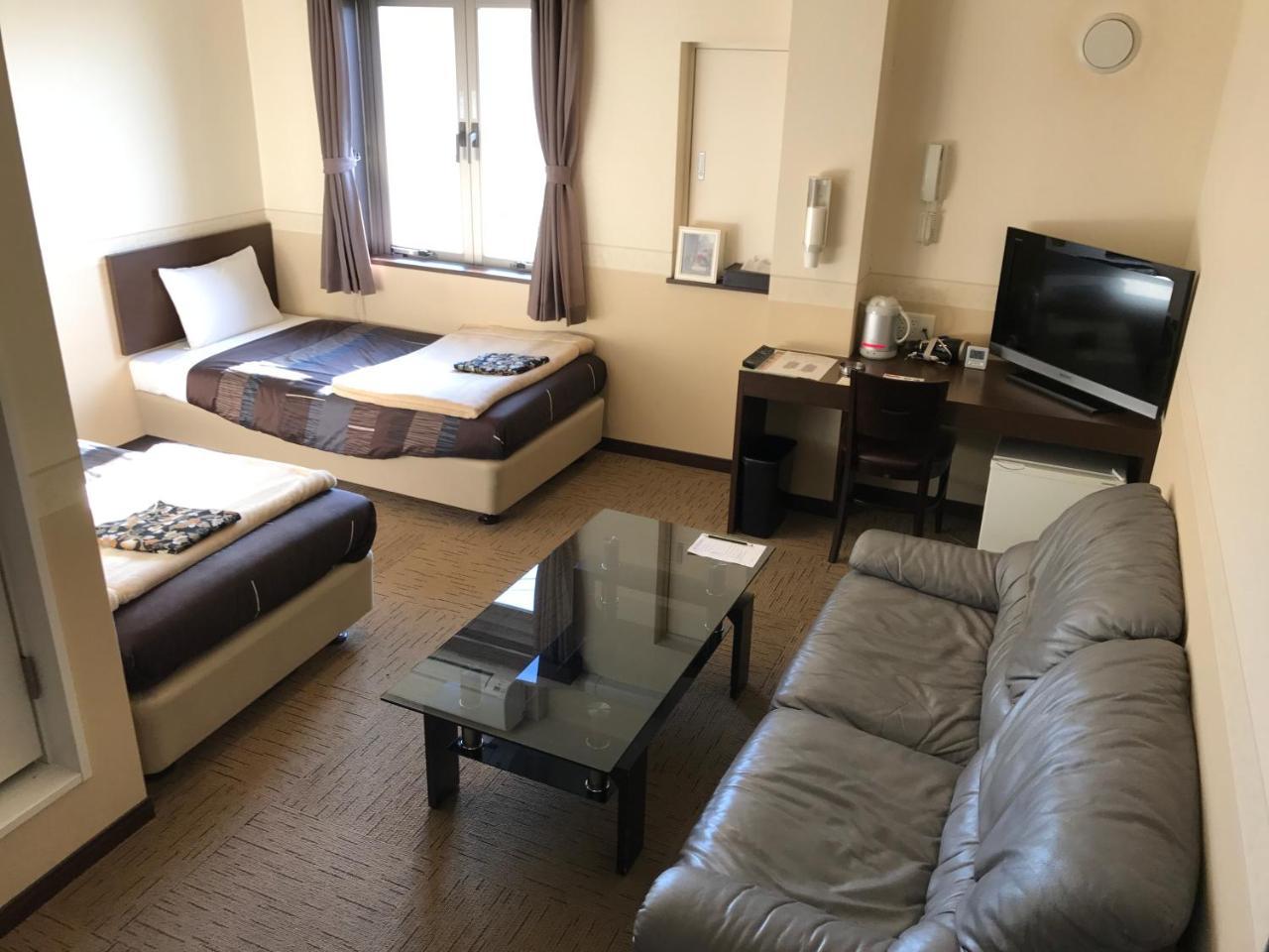 コンビニAyersRockホテル多賀城 多賀城市 エクステリア 写真